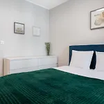 Pure Premium - Free Parking & Ac Aparthotel