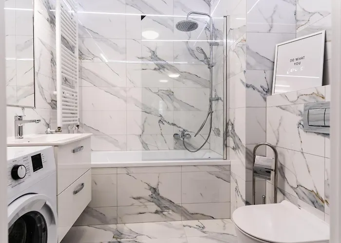 Pure Premium - Free Parking & Ac Wroclaw