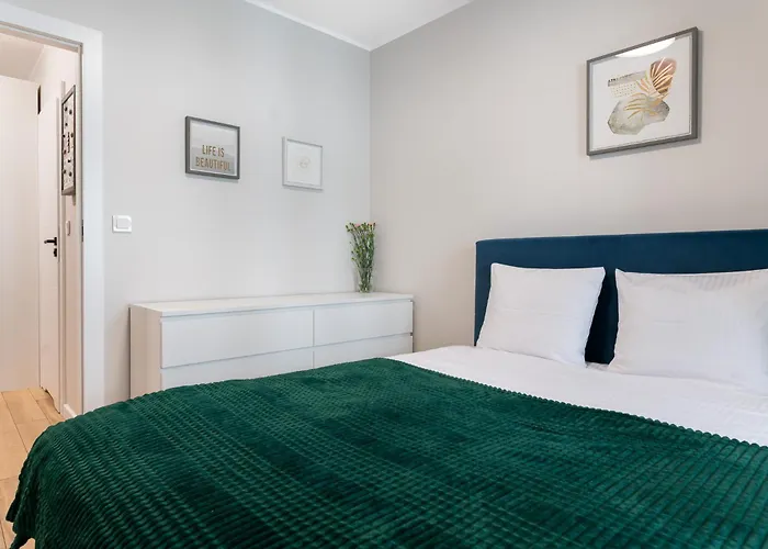 Pure Premium - Free Parking & Ac Aparthotel