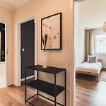 Pure Premium - Free Parking & Ac 4* Wrocław