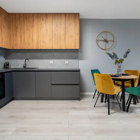 Pure Premium - Free Parking & Ac Aparthotel Breslau