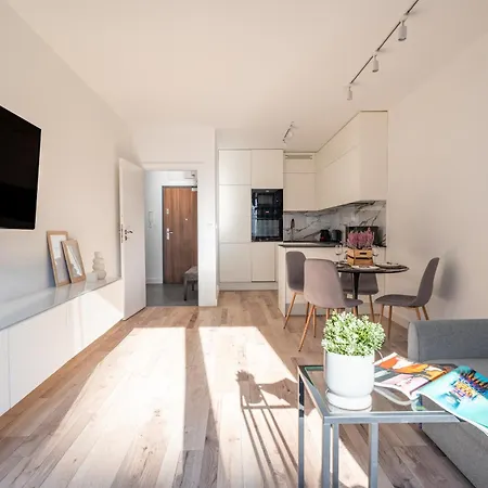 Pure Premium - Free Parking & Ac Aparthotel Breslau