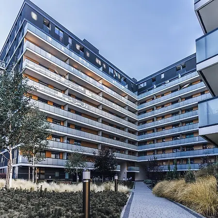 Aparthotel Pure Premium - Free Parking & Ac 4*