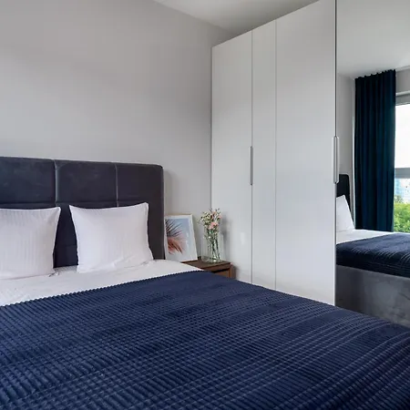 Pure Premium - Free Parking & Ac Breslavia