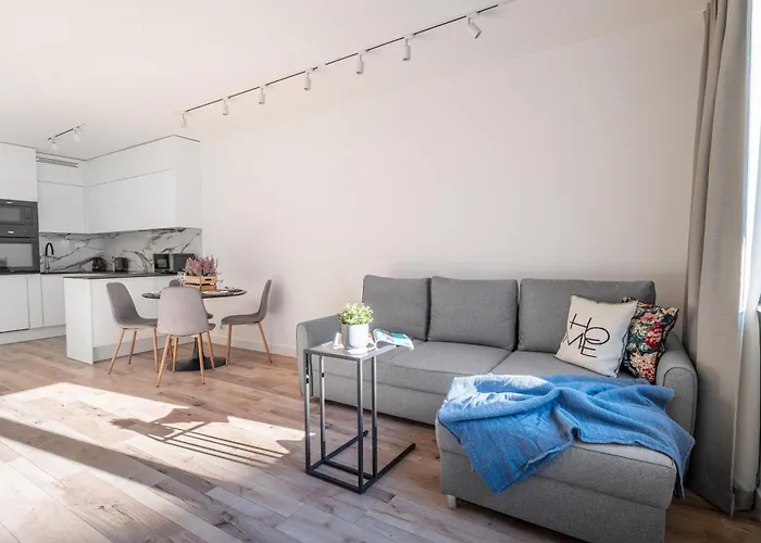 Pure Premium - Free Parking & Ac アパートホテル 4*