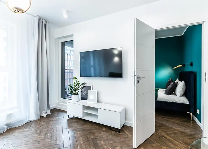 Pure Premium - Free Parking & Ac 4* Wroclaw
