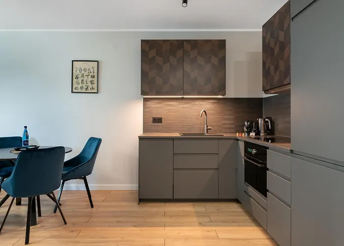 アパートホテル Pure Premium - Free Parking & Ac 4*