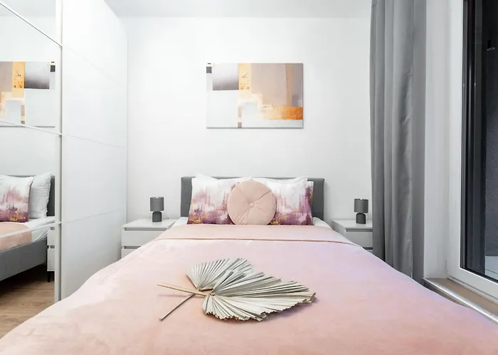 Pure Premium - Free Parking & Ac Wroclaw