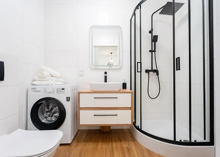 Pure Premium - Free Parking & Ac アパートホテル 4*