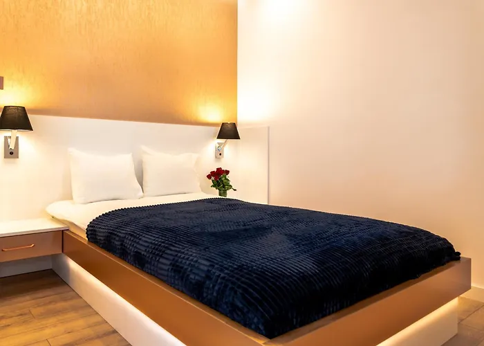 Pure Premium - Free Parking & Ac 4* Breslau