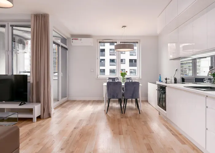 Pure Premium - Free Parking & Ac 4* Breslau